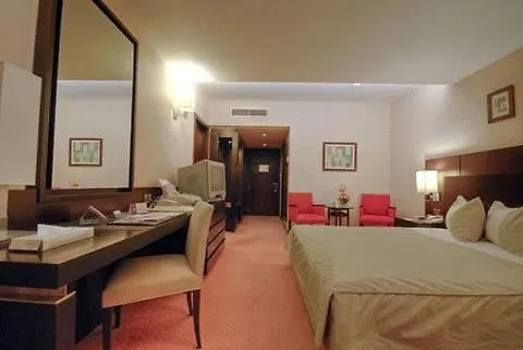 Ramada Plaza By Wyndham Beirut Raouche Hotel 5*,