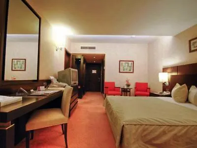 Hotel Ramada Plaza by Wyndham Beirut Raouche
